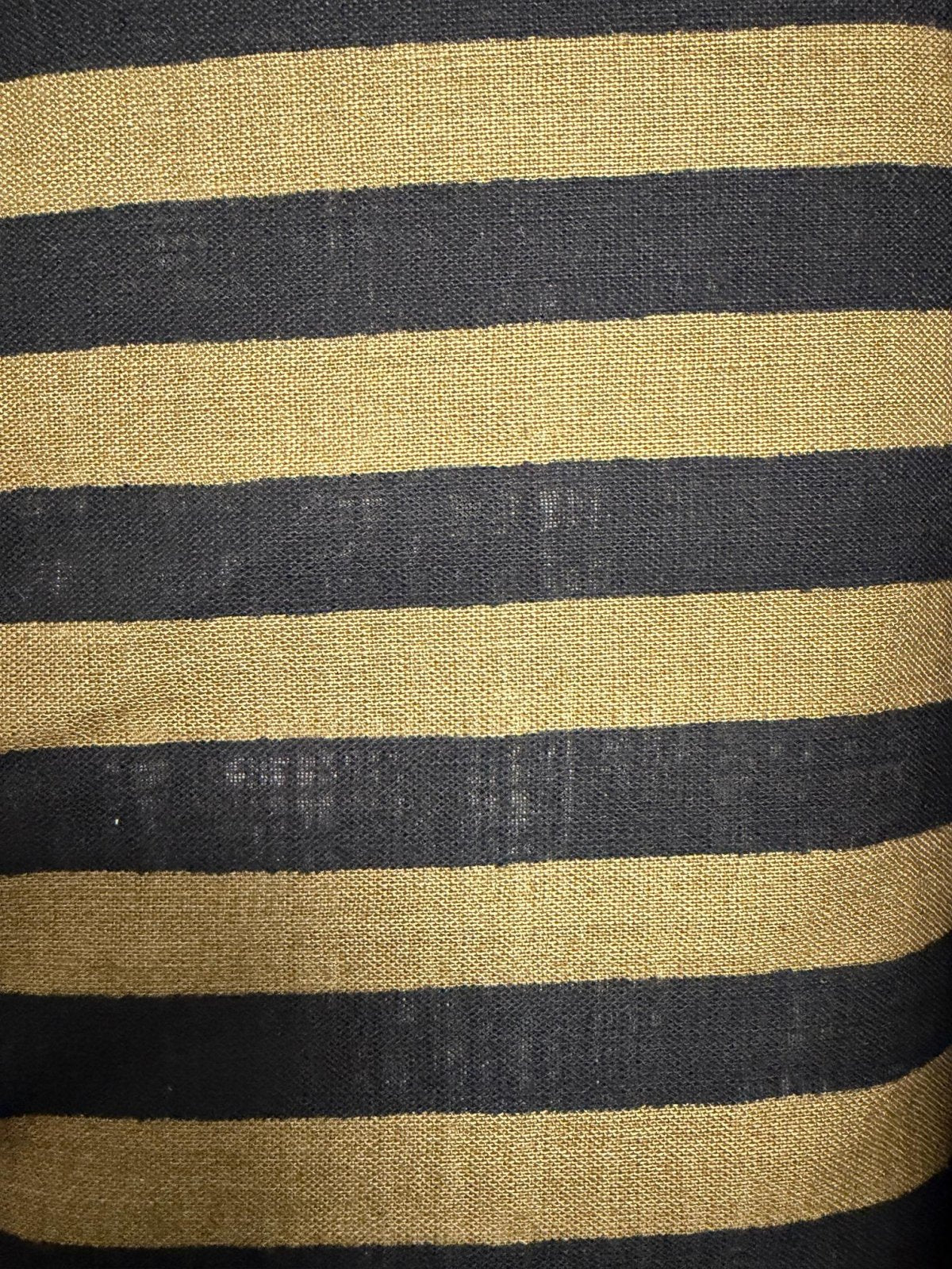 Black/Gold Stripe 40"