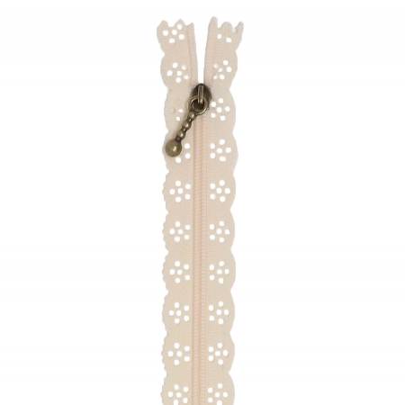 KB 14in Lace Zipper Buttermilk